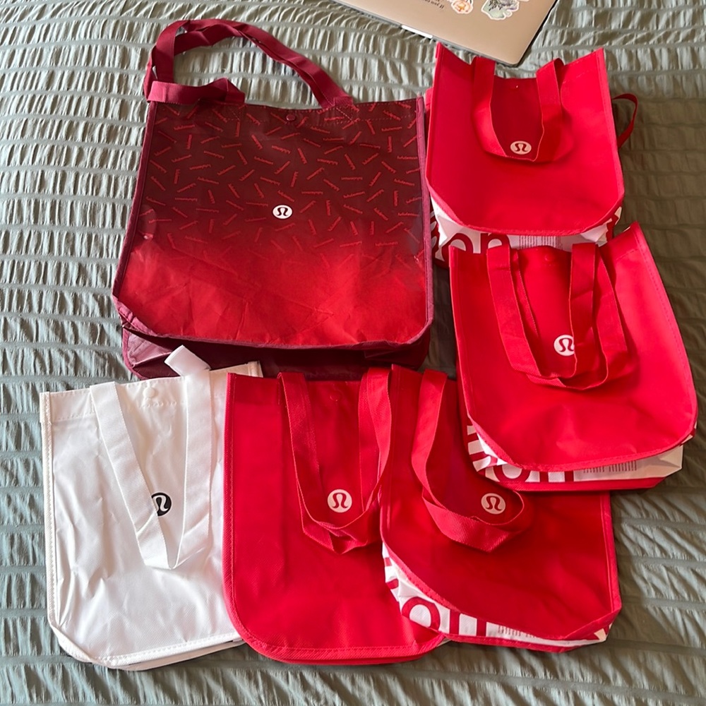 Lululemon reusable tote bags